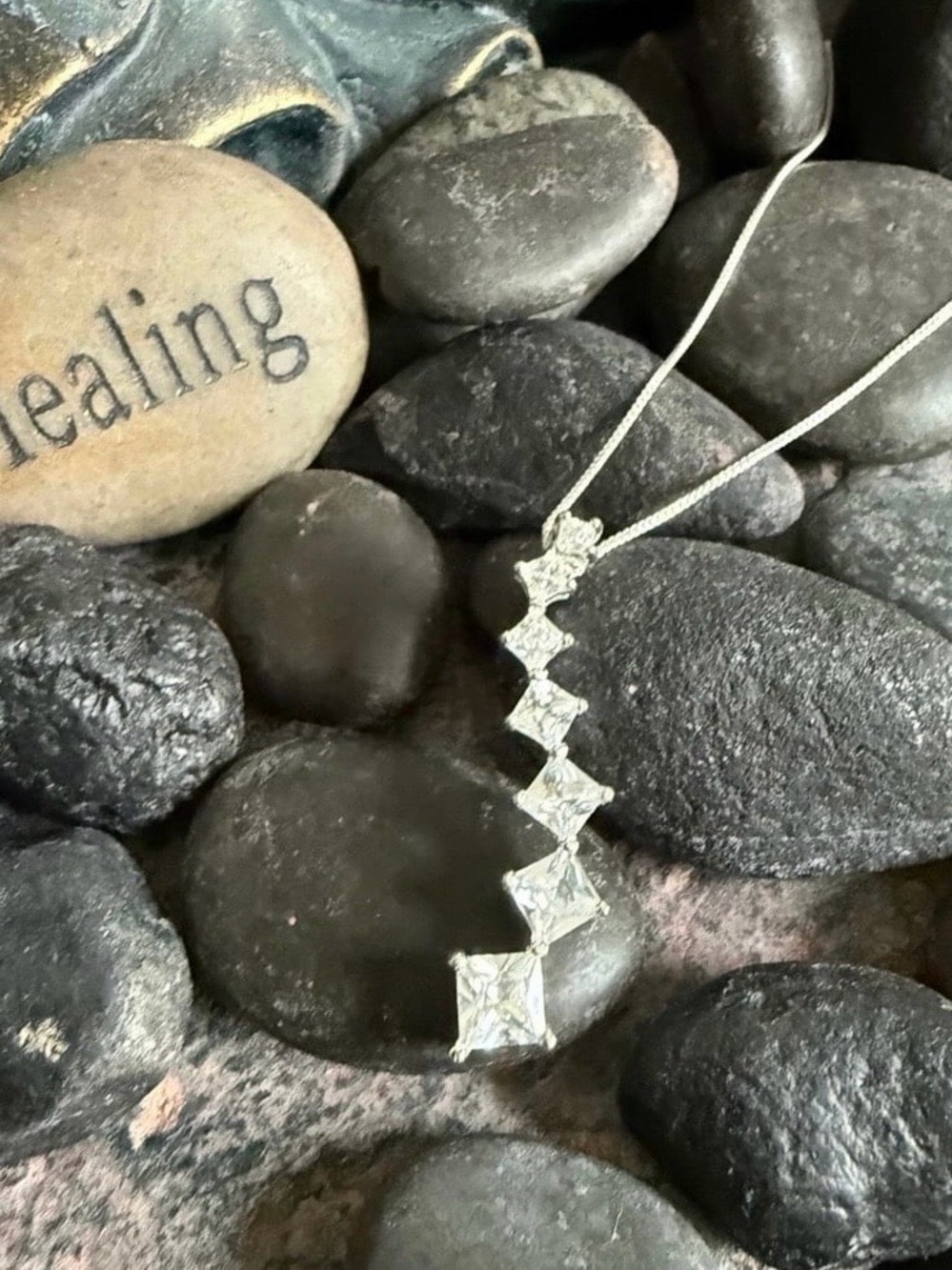 Gorgeous 925 Sterling silver cubic zirconia Journey pendant necklace.